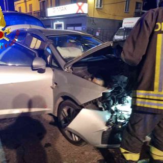 Quattro auto coinvolte in un tamponamento a catena in corso Alessandria