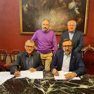 Un'immagine della sottoscrizione del protocollo