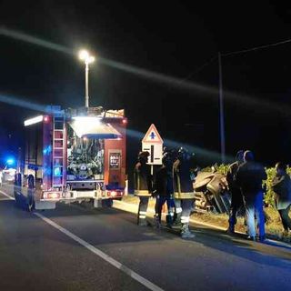 Auto esce di strada al Palucco, nessun ferito grave