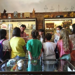 Inedita lezione per i bambini della Buonarroti: i minerali si studiano al Magmax