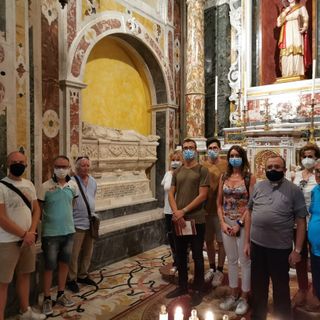 La delegazione in visita alla tomba di Adelasia