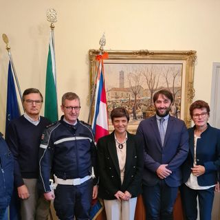 Il questore Di Donato con i vertici del Comune nicese e il comandante della Polizia Locale