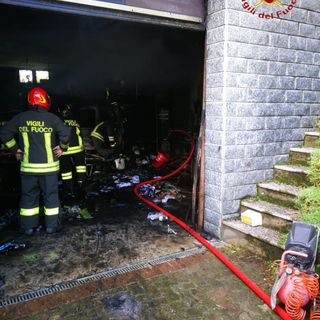Castello di Annone, intervento dei vigili del fuoco per l’incendio di un garage