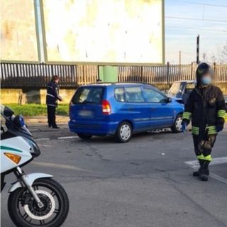Grave incidente stradale all'incrocio tra via Cecchin e via Torchio: deceduta una delle persone coinvolte