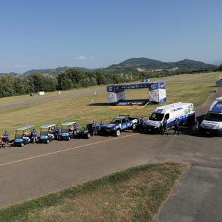 La solidarietà in pista. Il Moto Club Alfieri donerà alimenti al Centro di Ascolto della Parrocchia di San Secondo