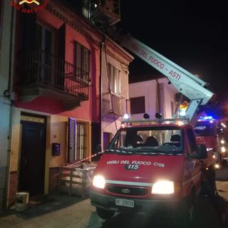 Principio di incendio tetto in un'abitazione di Cinaglio