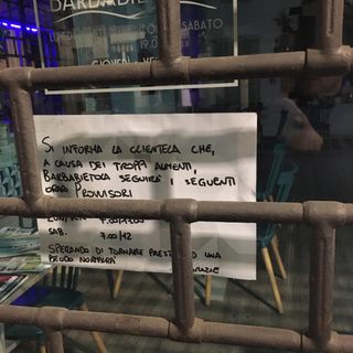 Il cartello del bar Barbabietola di corso Dante