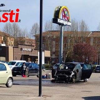 Asti: un altro incendio auto oggi pomeriggio in corso Alessandria
