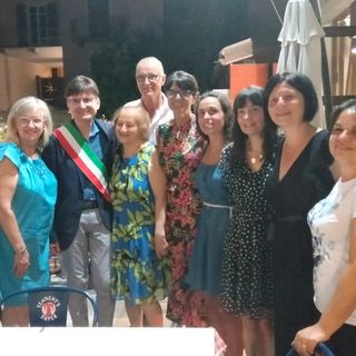 Due immagini (la seconda a fine articolo) relative la festa di pensionamento di Lucrezia Turso, ‘storica’ cuoca della scuola dell’infanzia “Pittaluga&quot; di Villanova d'Asti