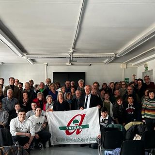 La carica dei nonni: in partenza il corso Anteas Cisl e Artom sull’uso dello smartphone per la terza età