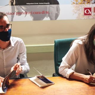 Un'immagine della presentazione del libro &quot;Fianco a fianco&quot; all'Università di Asti
