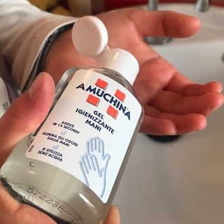 Coronavirus: l'Amuchina scarseggia e l'Artom di Asti progetta un gel disinfettante per le mani autoprodotto