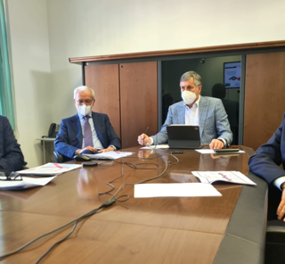 Da sinistra, il dottor Airoldi, il dottor Aglietta, l'assessore Iicardi e il dottor Comandone