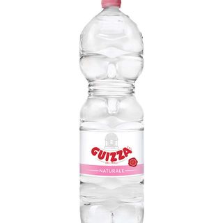 Una bottiglia di Acqua Guizza