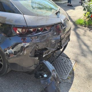 Rallentamenti in via Petrarca ad Asti per incidente auto