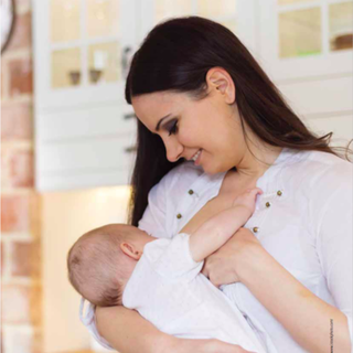 &quot;il Covid non viene trasmesso dalla mamma positiva al neonato durante l'allattamento&quot;. A spiegarlo una ricerca della Città della Salute