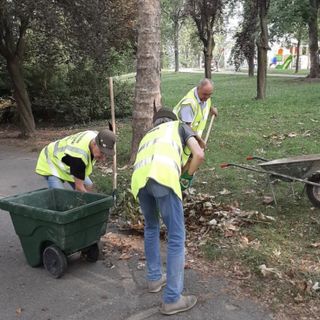 Volontari ANA della sezione di Asti al lavoro nel parco