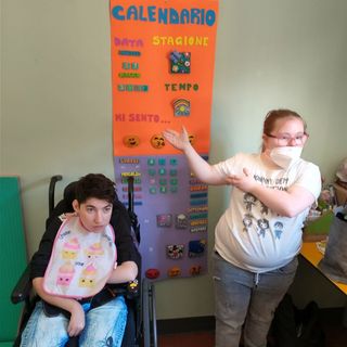 Un calendario tattile aiuterà i malati di Alzheimer, grazie a un progetto di due alunne del Castigliano di Asti