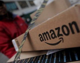 La consegna di un pacco Amazon