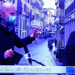 Asti, corso Alfieri, intervista di Rai 3 al preside dell'Artom Franco Calcagno