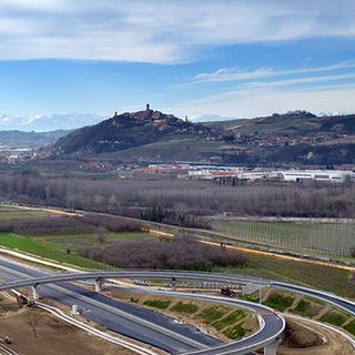 Contromano sull’Asti-Cuneo, auto fermata dalla Polizia Stradale alla barriera di Govone