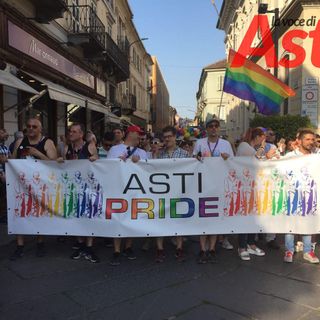 Asti Pride: la carica dei 5mila arcobaleno [VIDEO E FOTOGALLERY]