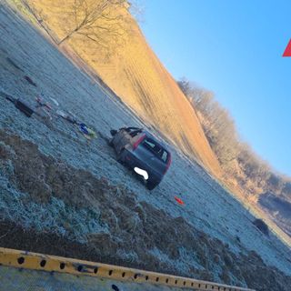 Ancora un incidente stradale, a Castagnole Monferrato una Punto è uscita di strada, terminando la corsa in un campo