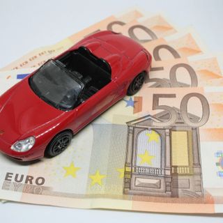 Auto mia quanto mi costi... In un anno in Piemonte i costi dell'Rc cresciuti di quasi il 30%