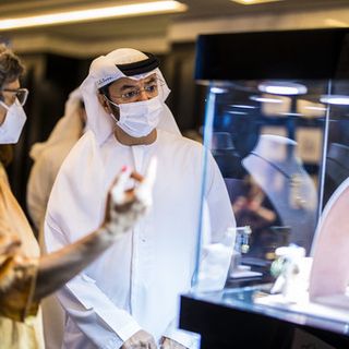 Dalla seta per le principesse arabe alle penne tempestate di diamanti: i prodotti più ricercati dagli Emiri dalle aziende piemontesi