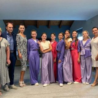 Il gruppo &quot;Syabrynka&quot; insieme al Vicepresidente della Regione Piemonte Fabio Carosso