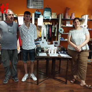 Paolo Fiscelli e Giulia Grosso con Davide, ragazzo del servizio civile