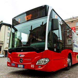 Domani, martedì 18 dicembre, variazioni di percorso dei bus di Asp per la ripresa dei lavori alla rotonda tra via Foscolo e via Marello