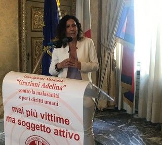 Minori tolti ai genitori, Caucino tuona: “8 bimbi su 10 non andavano allontanati”