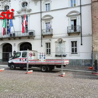 Il cantiere del Municipio (Merphefoto)