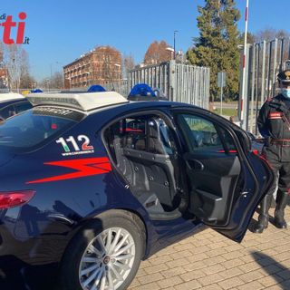 Rissa in corso Matteotti tra due cittadini senegalesi. Uno dei due, ubriaco, si denuda in strada
