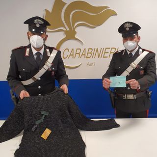 Il materiale sequestrato dai carabinieri