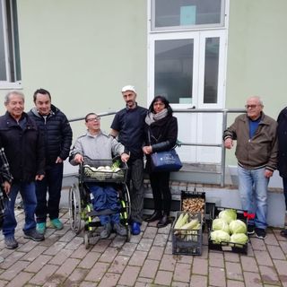 Una bagna cauda solidale grazie ai ragazzi del Centro diurno Santo Spirito e i volontari degli Orti Torretta