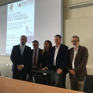 L'assessore all'Istruzione della Regione Piemonte: &quot;Preoccupiamoci del futuro dei nostri ragazzi, non solo del virus&quot;