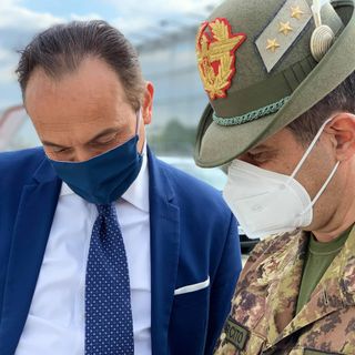 Il presidente Cirio ritratto con il generale Figliuolo nel corso di una visita in Piemonte di quest'ultimo (foto d'archivio)