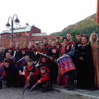 Non si fermano gli eventi di San Damiano. Dopo il successo della Festa della Birra si continua con il teatro