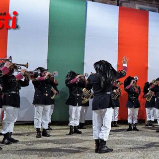 Le immagini del concerto che si è tenuto ieri sera presso la sede della Fratellanza Militari in Congedo, in via Bonzanigo (galleria fotografica Efrem Zanchettin) Le immagini del concerto che si è tenuto ieri sera presso la sede della Fratellanza Militari in Congedo, in via Bonzanigo (galleria fotografica Efrem Zanchettin)
