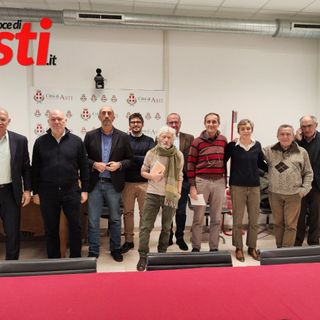 I consiglieri di minoranza nella sala del Consiglio comunale