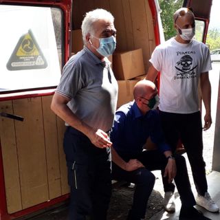 La consegna delle borse spesa da parte della Protezione civie canellese