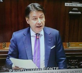 Conte alla Camera sul Decreto Rilancio: &quot;Il peggio è alle spalle, dopo 3 mesi. Riaprire è un rischio calcolato, ma serve prudenza&quot;