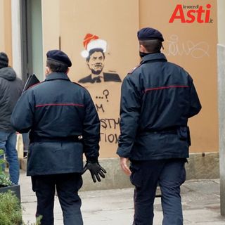 Asti, corso Alfieri, controlli, graffito con Giuseppe Conte
