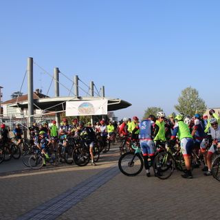 &quot;Pedalatamica 2023: 138 ciclisti in corsa per la solidarietà ad Asti