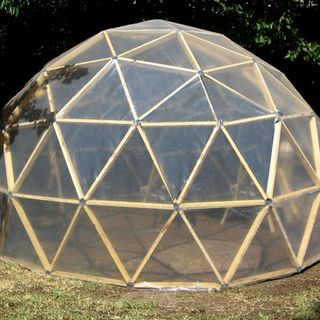 Il progetto BimbiSvegli, diventa associazione e installa una cupola geodetica con planetario a Serravalle