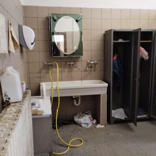 Degrado e incuria nei locali dell'ex Macello, la minoranza va all'attacco
