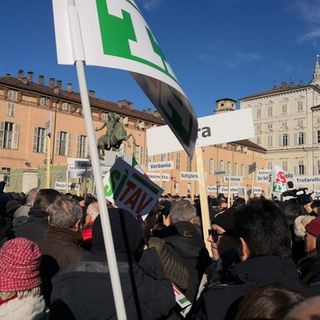 L'onda arancione Sì Tav invade di nuovo Torino (FOTO e VIDEO)