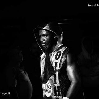 Intervista a Etinosa Oliha, l’imbattuto campioncino col mito Mayweather